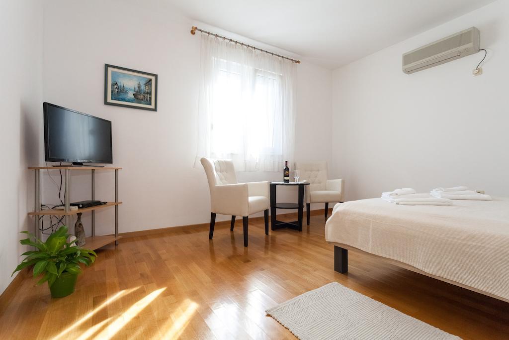 Beach Apartments Rafael زادار الغرفة الصورة